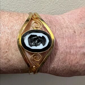Elegant Gold and Black Cameo Bracelet
